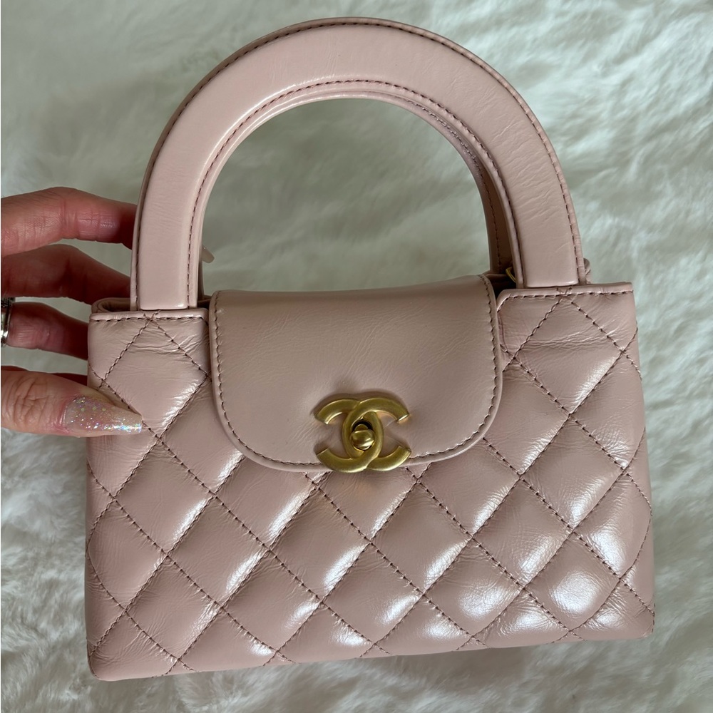 SOLD AUTHENTIC ✨ Chanel mini Kelly small size. 23K collection